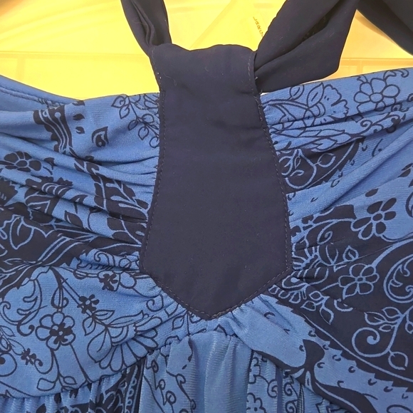 Limited sz L halter top - Picture 3 of 7